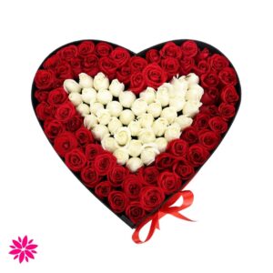 Corazón grande con 90 rosa rojas